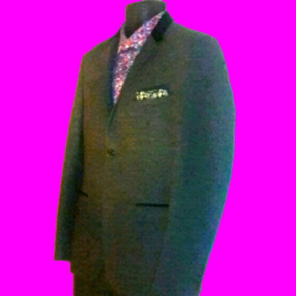 𝅺EDGE BY WD:NY Grey Wool Suit with Black Velvet Trim - Picture 1 of 9